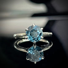 Load image into Gallery viewer, Blue Spinel Ring

