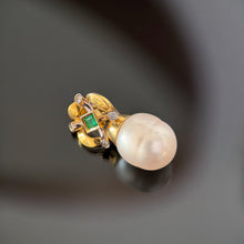 Load image into Gallery viewer, Pearl Emerald Pendant
