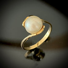 Load image into Gallery viewer, Akoya Pearl Ring
