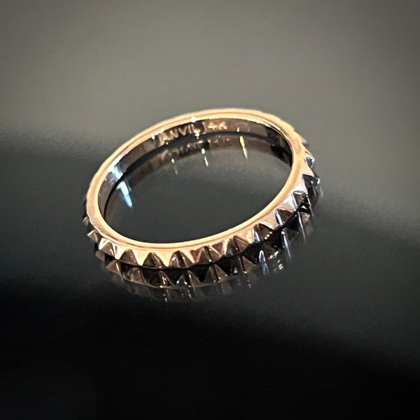 Pyramid Ring