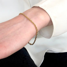 Load image into Gallery viewer, Gold Rope Chain Bracelet
